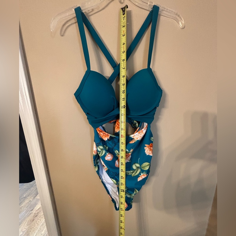 NWT Cupshe women’s one piece swim halter with underwire Large - Picture 9 of 13
